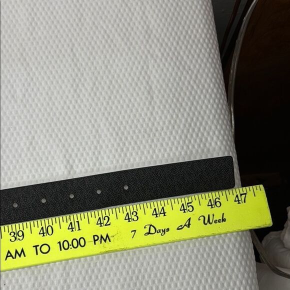 Michael Kors Reversible Black or Cream Belt Gold Buckle Signature MK Monogram - Picture 5 of 8